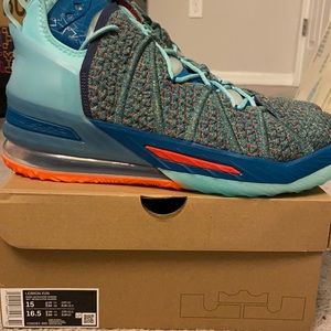 Lebron XVIII size 15, green abyss/hyper crimson